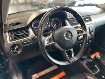 Skoda Rapid*KLIMAAUTO*SZHZ*CARPLAY*NAVI*TEMPO*TÜV0927