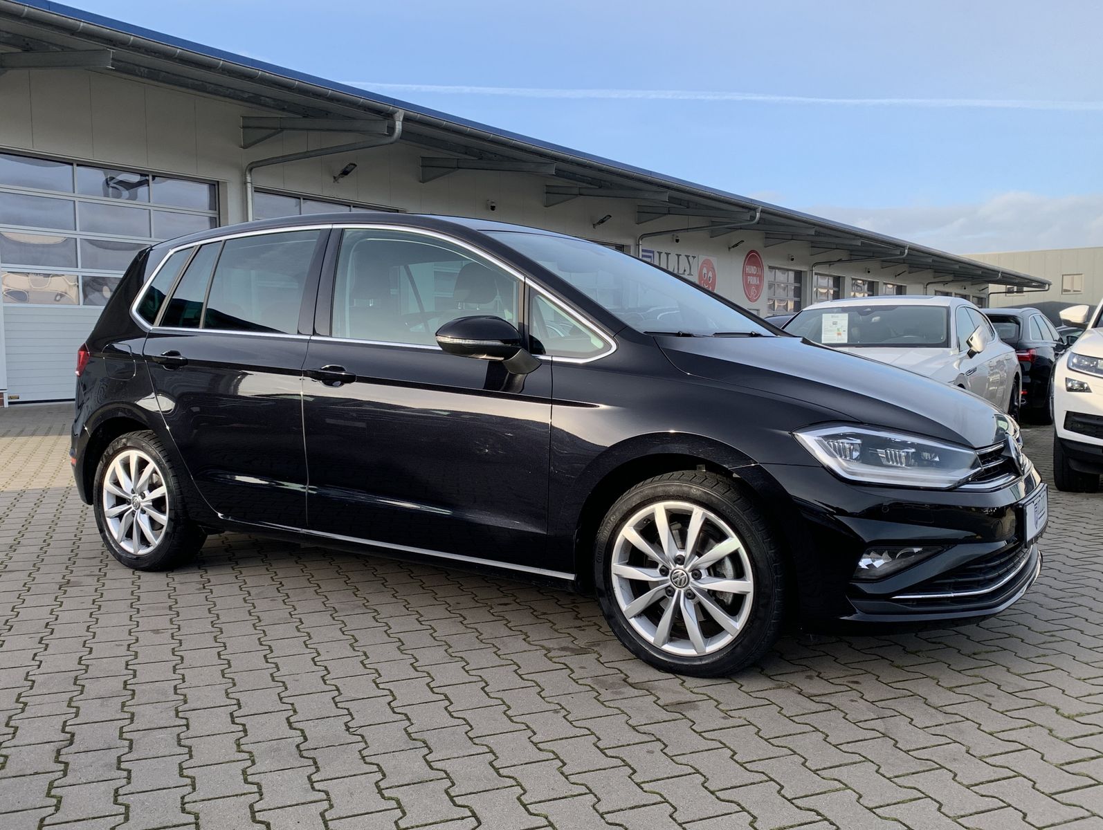 Fahrzeugabbildung Volkswagen Golf Sportsvan 1.5 TSI*Highline*LED*ACC*Klima*