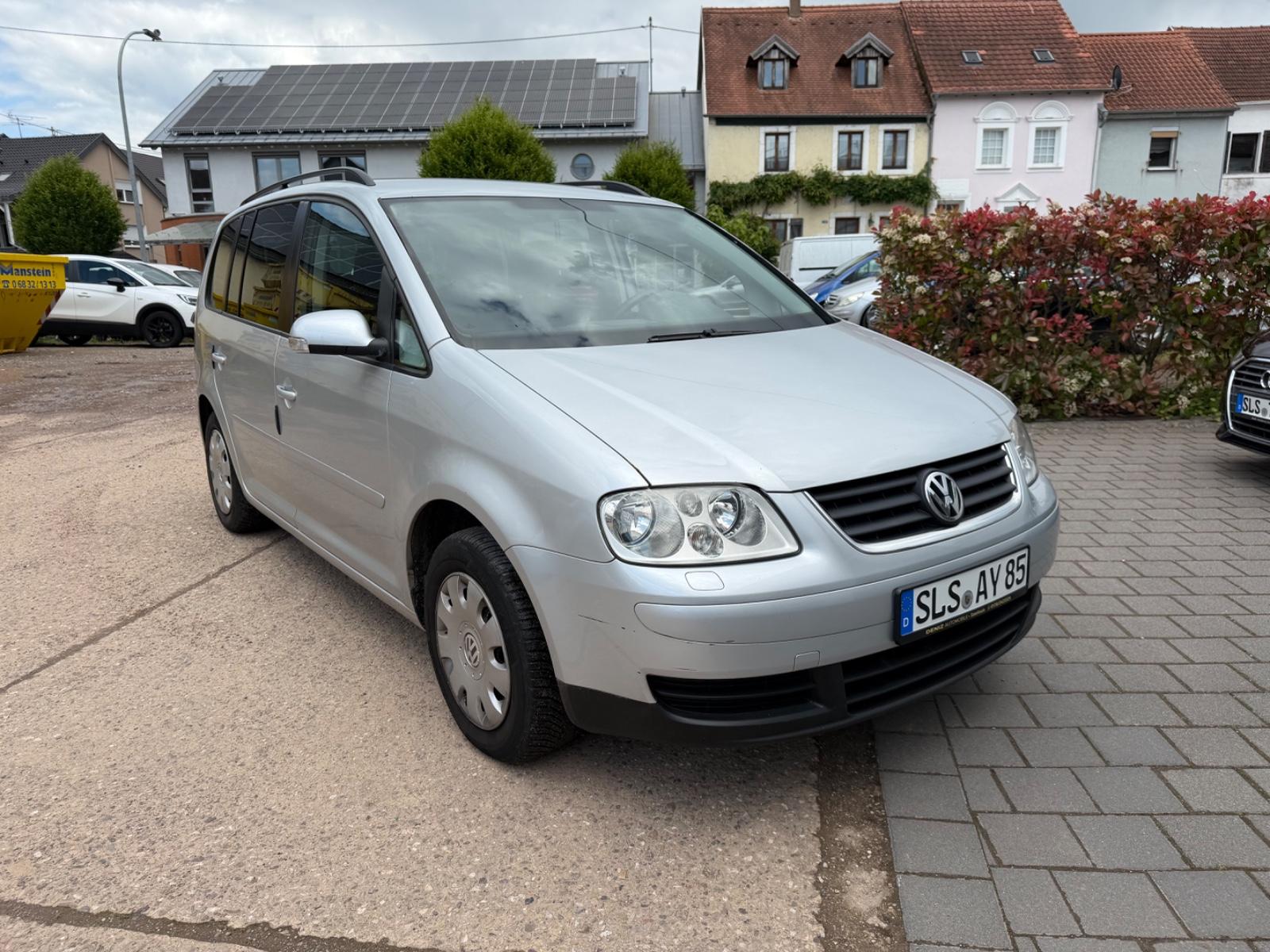 Volkswagen Touran Trendline 2,0 FSI AUTOMATIK TÜV 04/2028