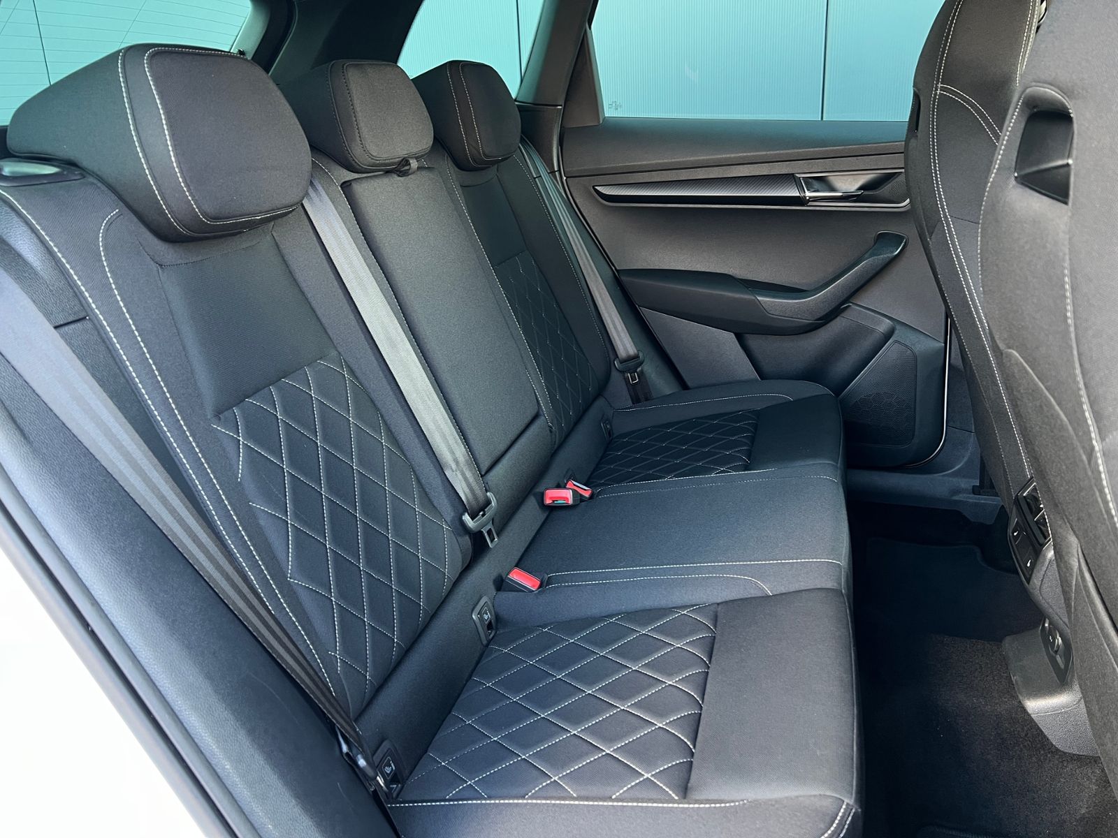 Fahrzeugabbildung SKODA Karoq Sportline 2.0 TSI DSG 4x4*AHK,elekt.Heckkl