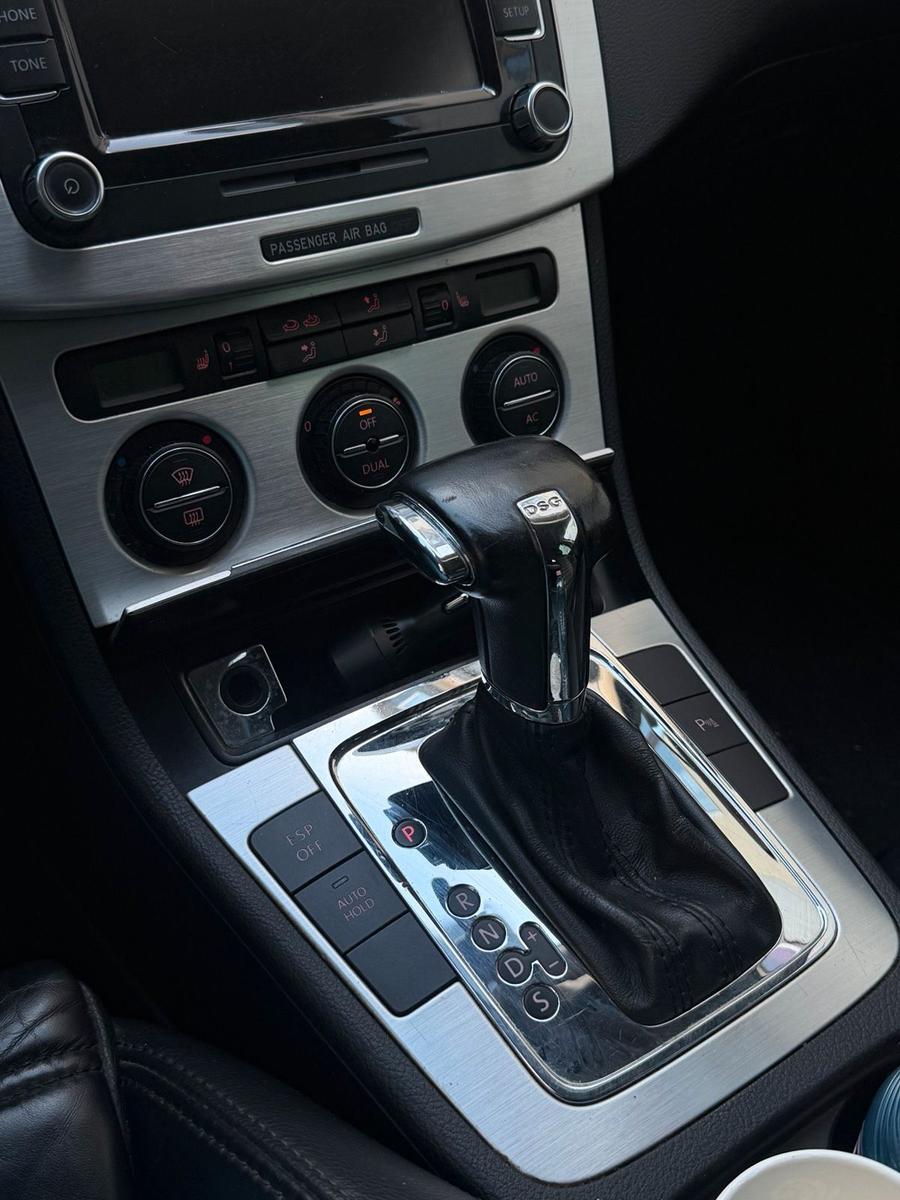 Volkswagen Passat 2009 — photo 8
