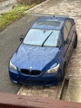 BMW E60 M5 - BMW M5: E60