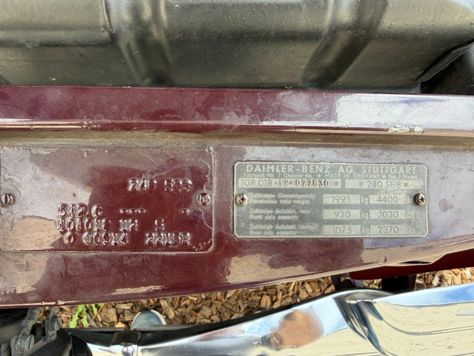 Fahrzeugabbildung Mercedes-Benz 280 SE Automatik / Schweizer Erstzulassung