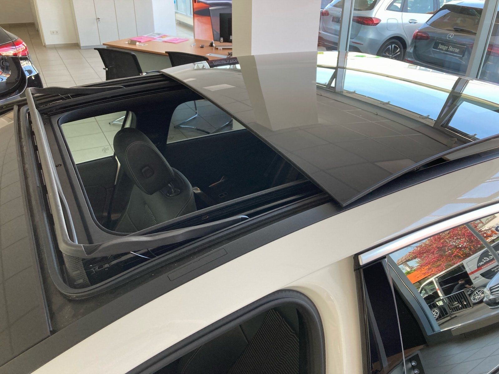 Fahrzeugabbildung Mercedes-Benz A 200 Progressive*Panorma*LED*Totwinkel*Kamera*