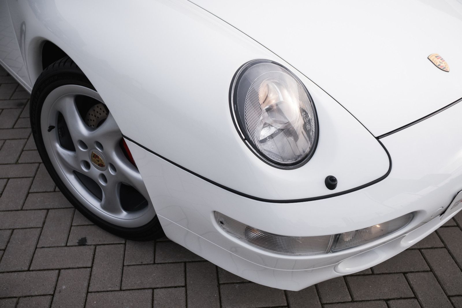 Fahrzeugabbildung Porsche 993/911 Carrera Coupé DAB-Tuner-Navigation