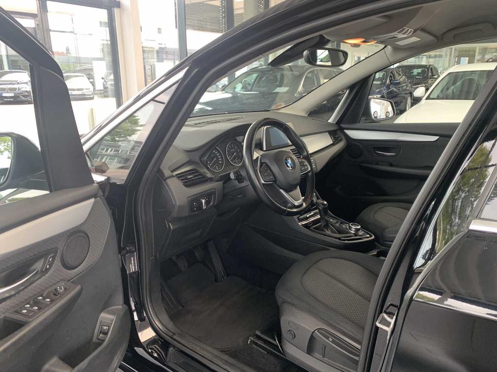 BMW 218