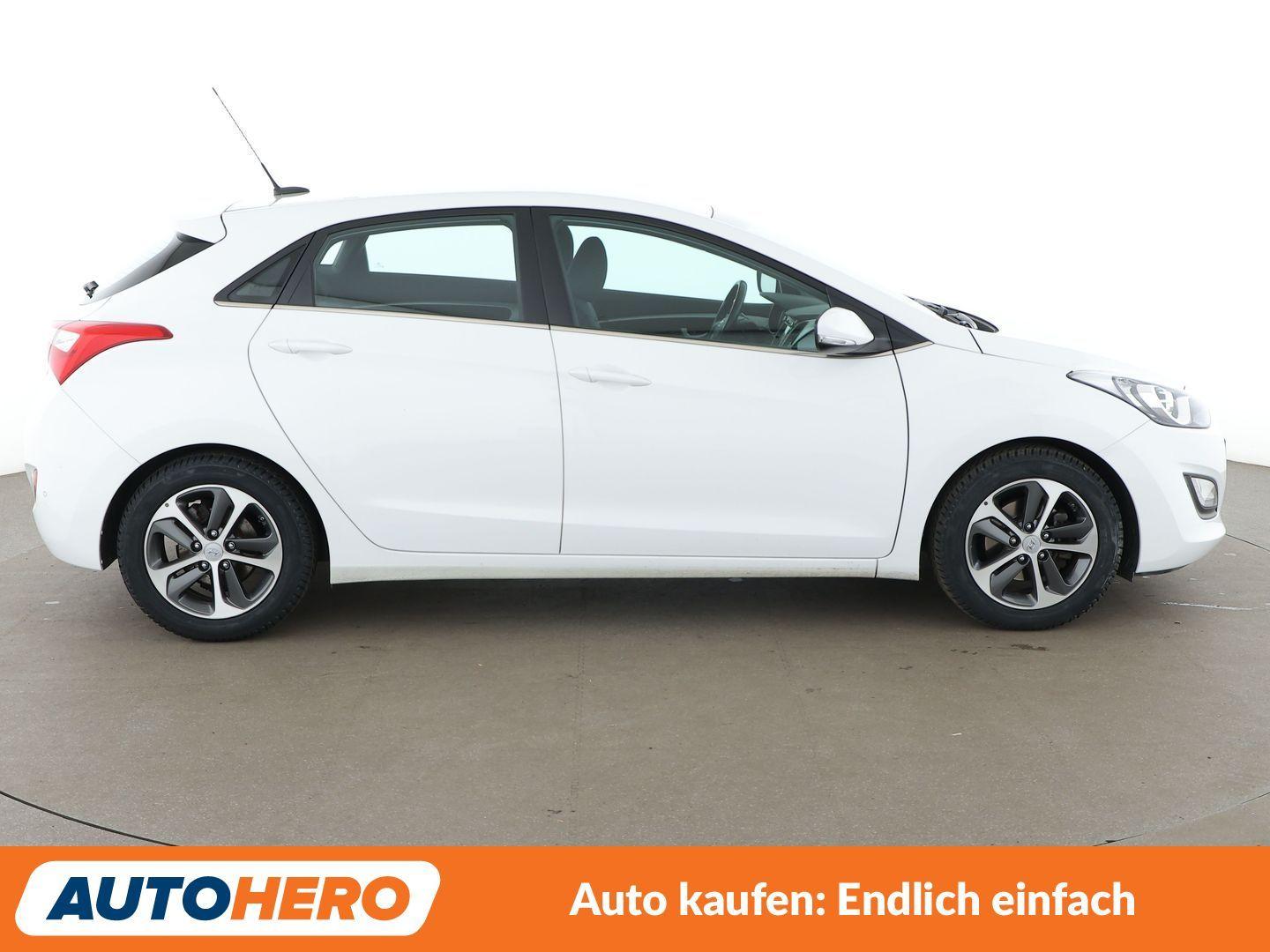 Hyundai i30 1.4 Comfort *NAVI*TEMPO*PDC*SHZ*ALU*KLIMA*