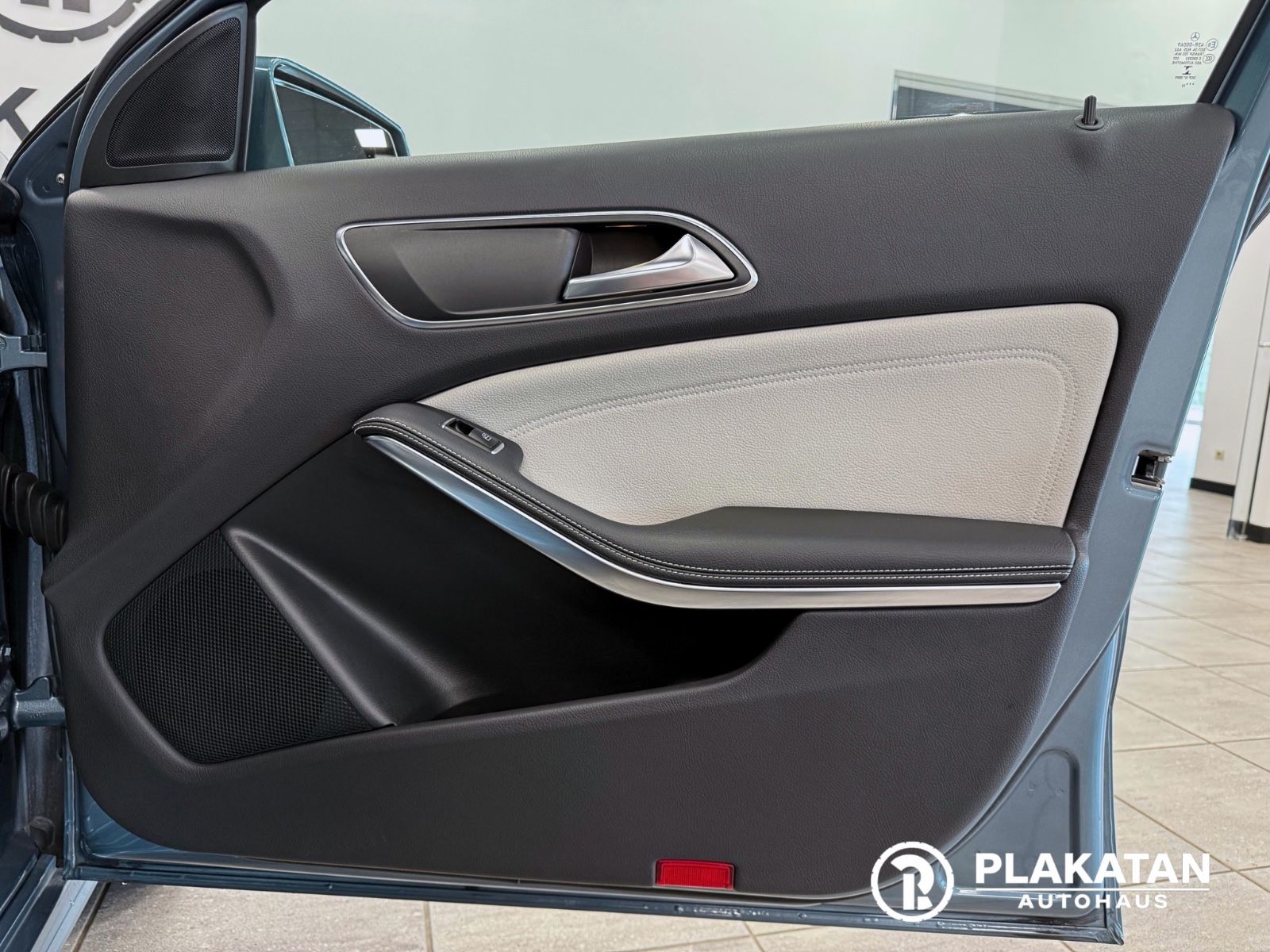 Fahrzeugabbildung Mercedes-Benz A 180 Style Bi-Xenon 1Hand MB-Service