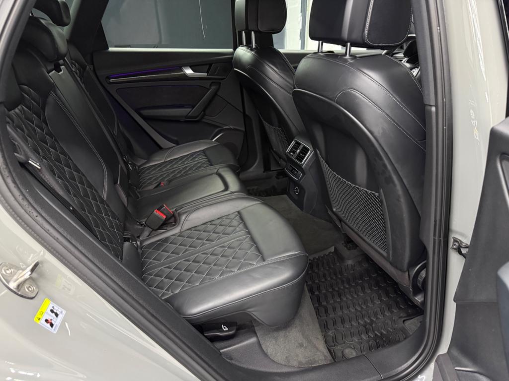 Audi Q5 2.0 TDI quattro S line Black, Foto 31 von 50