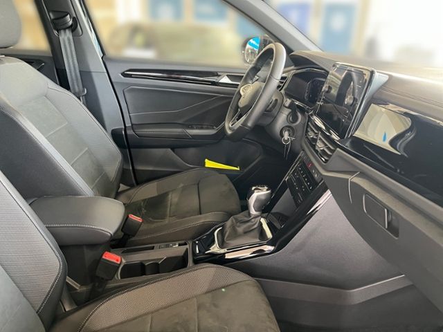 Fahrzeugabbildung Volkswagen T-Roc 1.5 TSI DSG R-LINE BLACK STYLE IQ.DRIVE KA