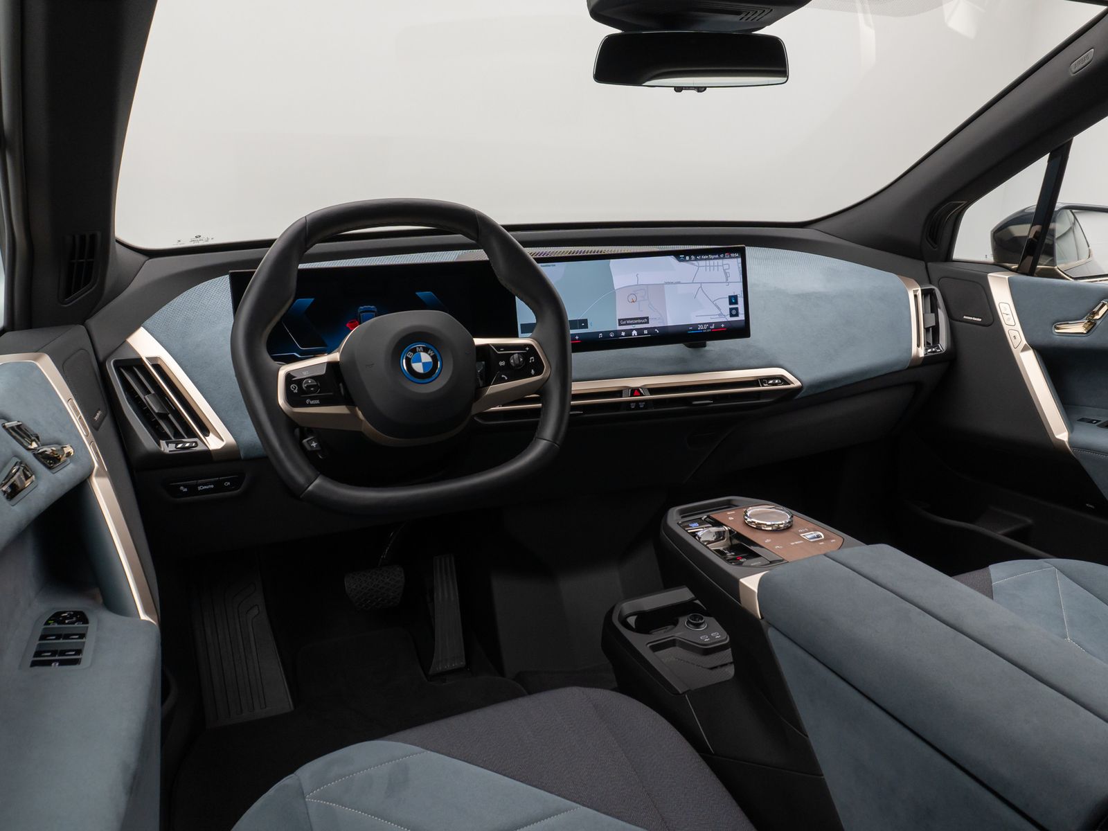 Fahrzeugabbildung BMW iX xD50 Panorama 360°Laser DAB H/K AHK Sport 22"