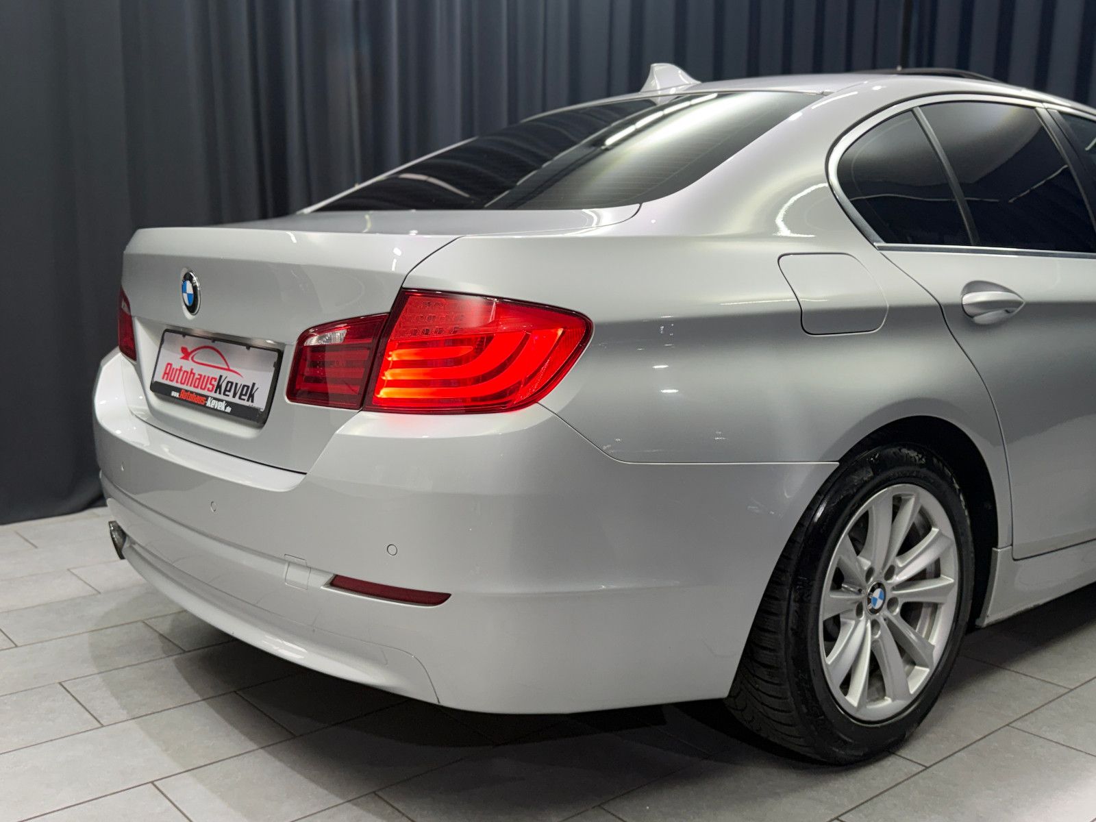 Fahrzeugabbildung BMW 530d Limousine |AUTOMATIK|PANO|NAVI|PDC