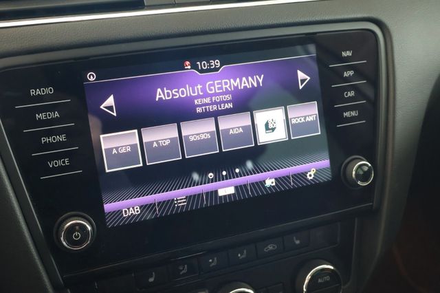 Skoda Octavia Combi Style Automatik LED Pano PDC