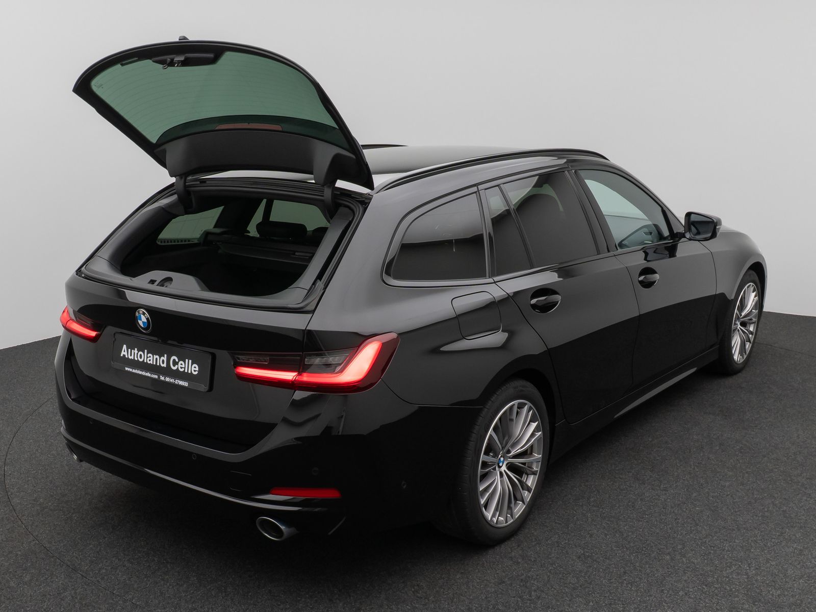 Fahrzeugabbildung BMW 330d Kamera DAB HiFi Leder Sport AdaptLED 18Zoll