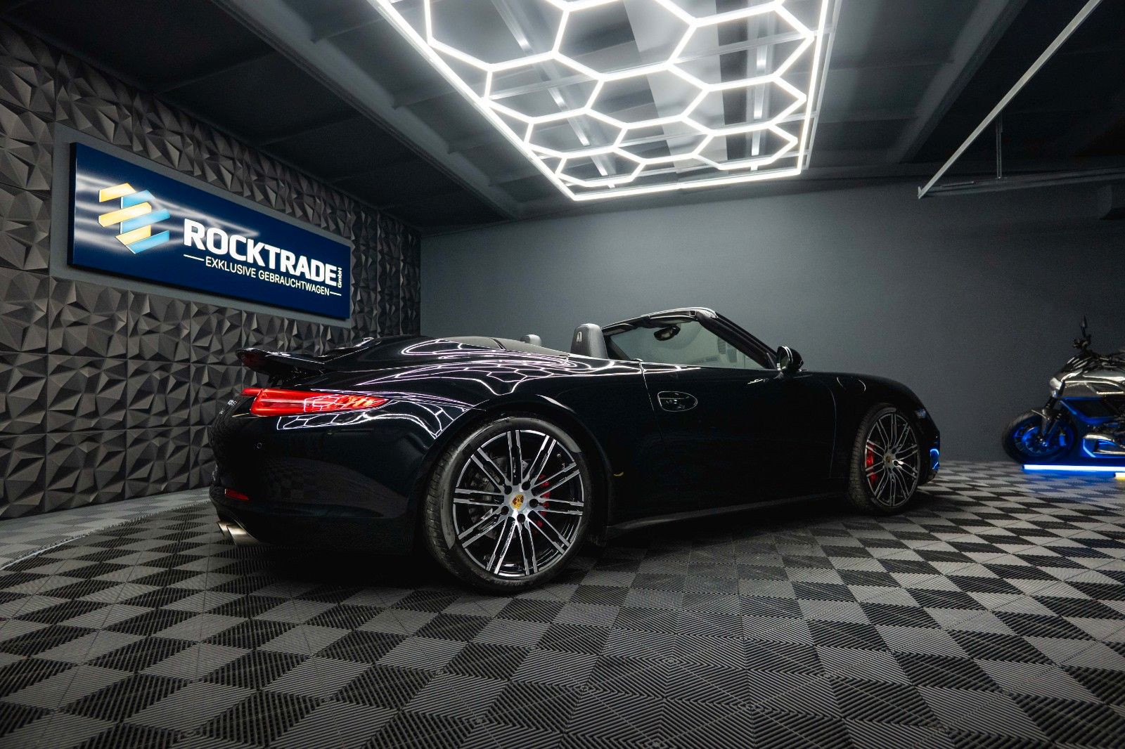 Fahrzeugabbildung Porsche 911 Carrera 4 S Cabriolet Sport Chrono Garantie