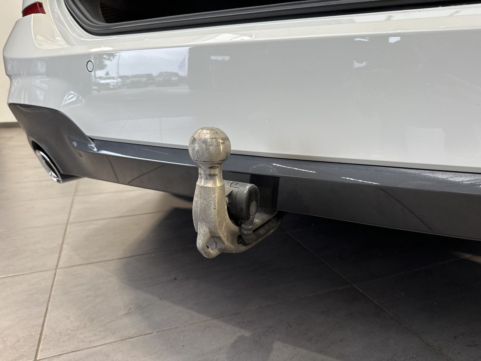 Fahrzeugabbildung BMW 320d Touring M-Sport NAV+LED+AHK+18ZO+ALARM+1HD