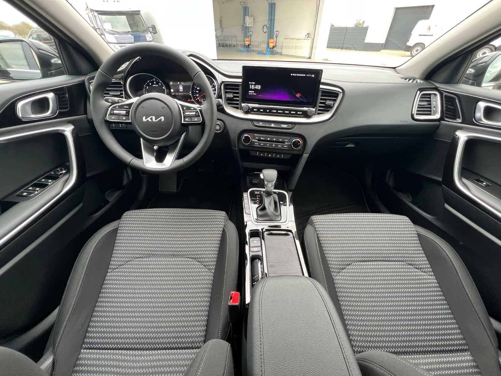 Fahrzeugabbildung Kia CEED_5 1.5T 48V DCT 140 ULTIMATE STY JBL