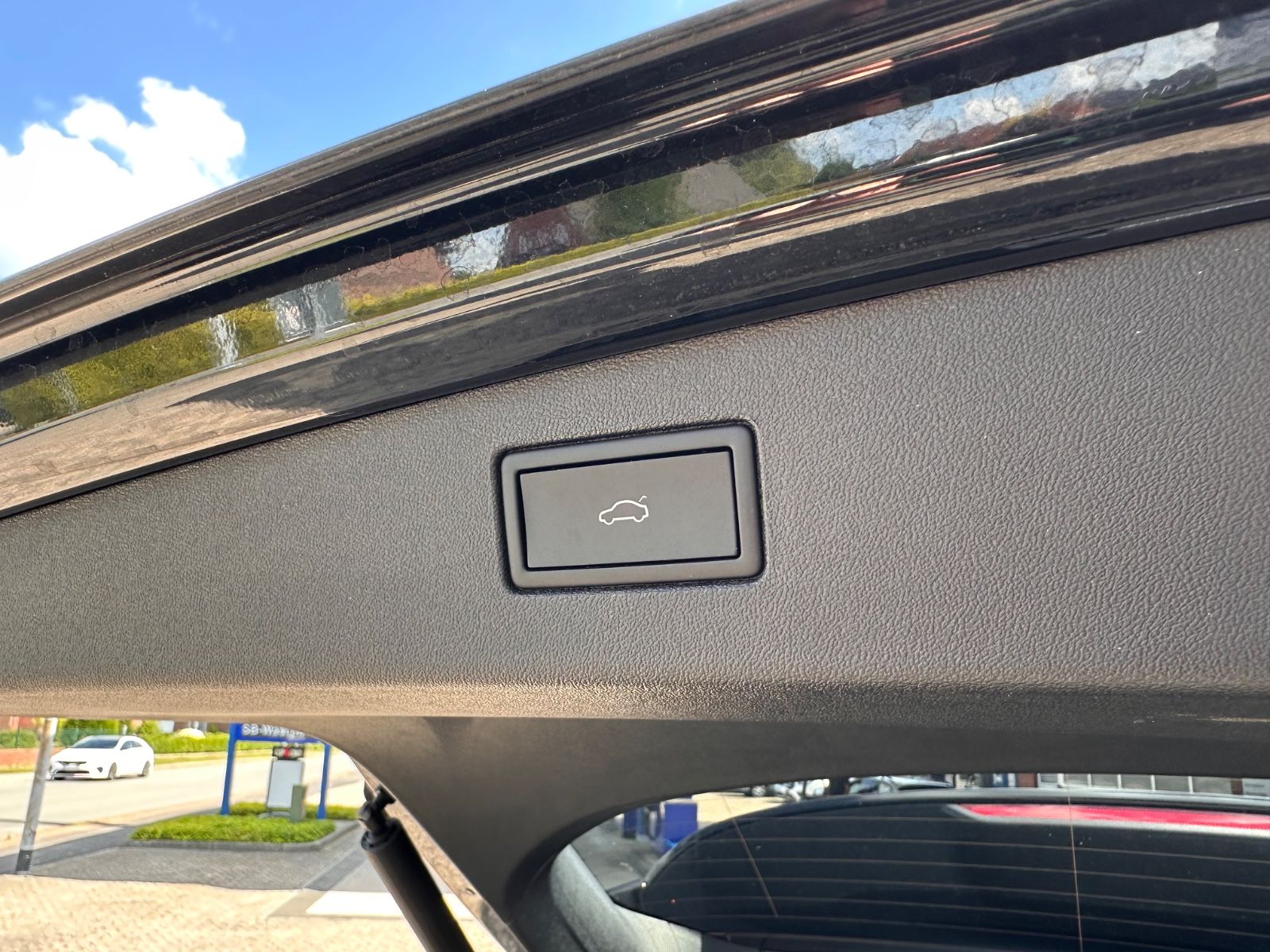 Fahrzeugabbildung Volkswagen Tiguan 1.5 eTSI Life DSG ACC/LED/RFK/SHZG