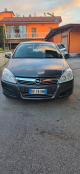Opel Astra 1.4 16V GPL-TECH 5 porte Enjoy - Opel Astra mit LPG-Antrieb: Limousine