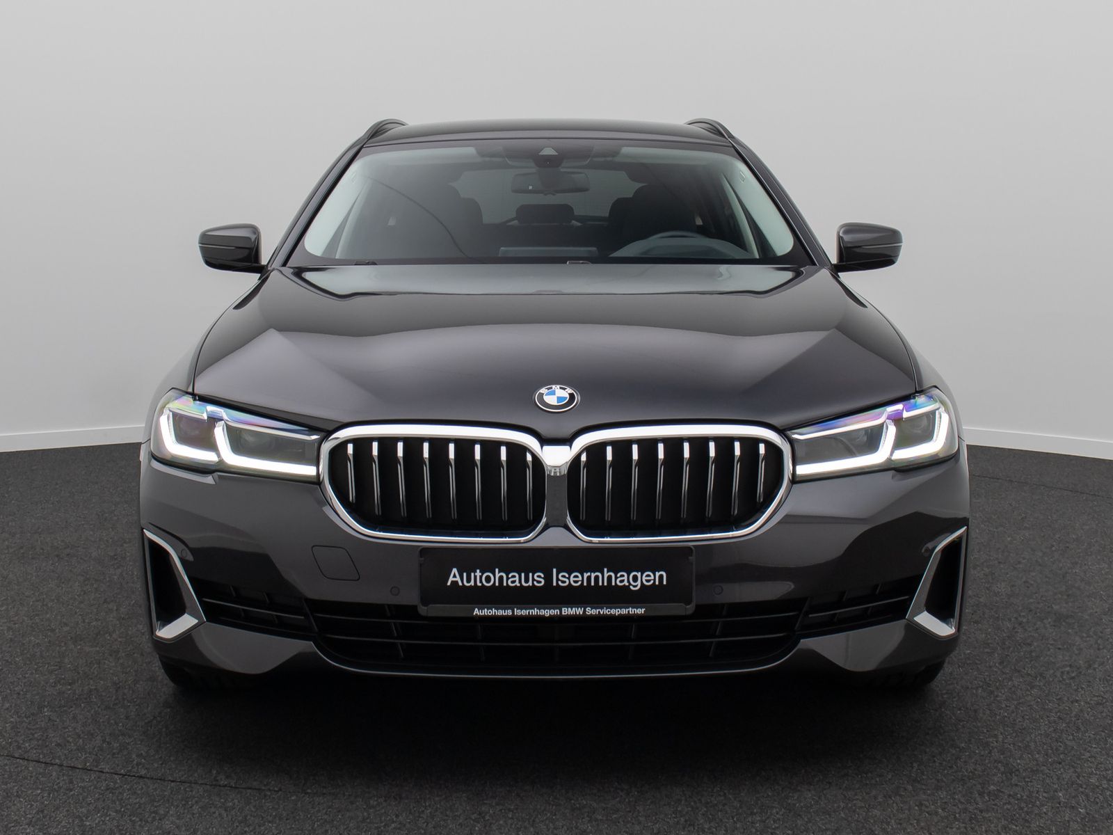 Fahrzeugabbildung BMW 520d Luxury Line DAB Kamera HUD Laser SoftClose