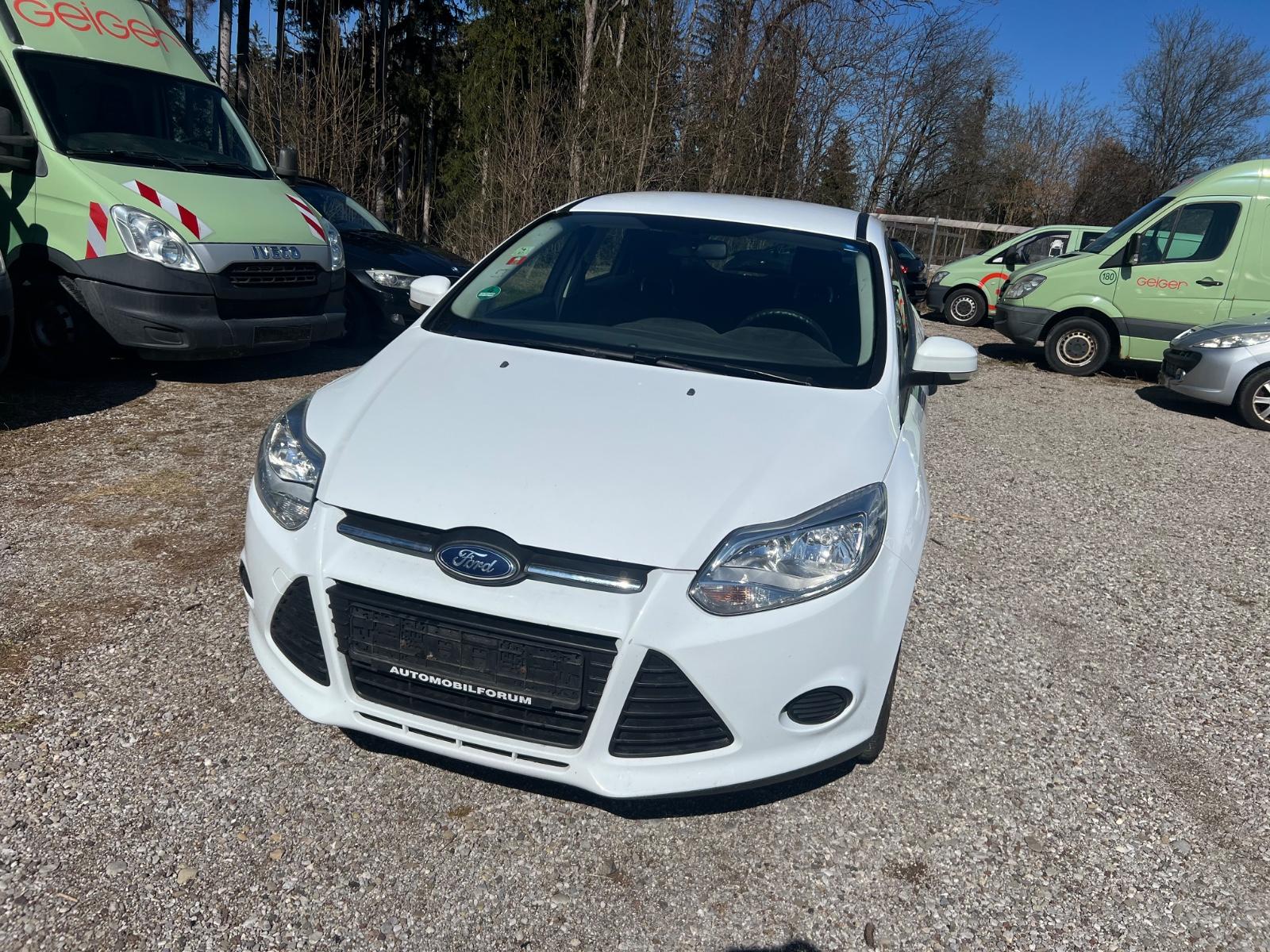 Ford Focus 2014 — rear view