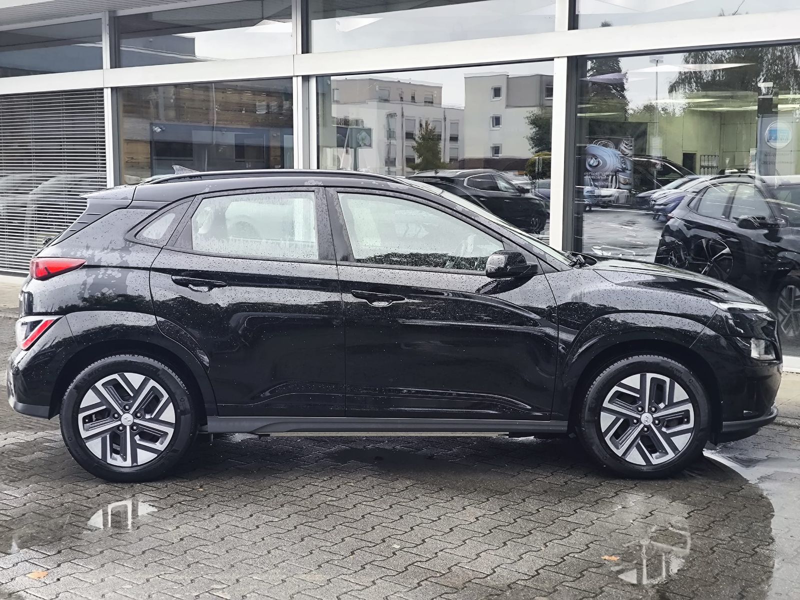 Fahrzeugabbildung Hyundai Kona EV Select WERKSGA+LED+SHZ+KAMER+ACC+AHK+DAB