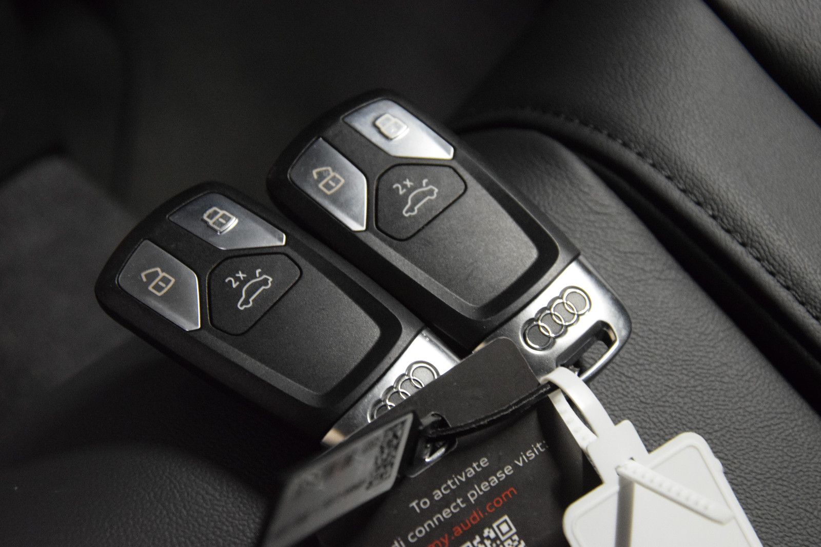 Fahrzeugabbildung Audi A4 Avant 40 TDI quattro B&O HuD Sitzbelü. ACC