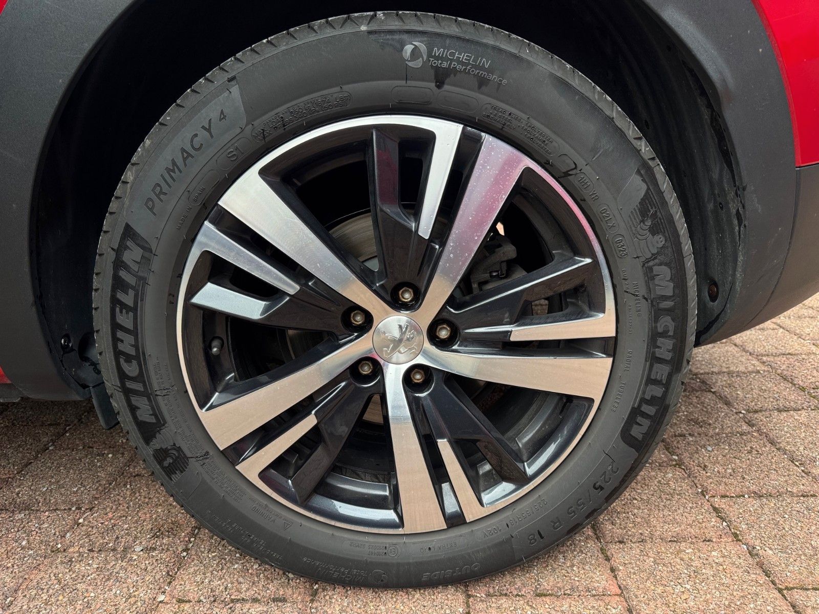 Fahrzeugabbildung Peugeot 3008 Allure 165PS Panorama Navigation Checkheft