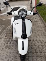Vespa GTS 300 Super HPE  Keyless