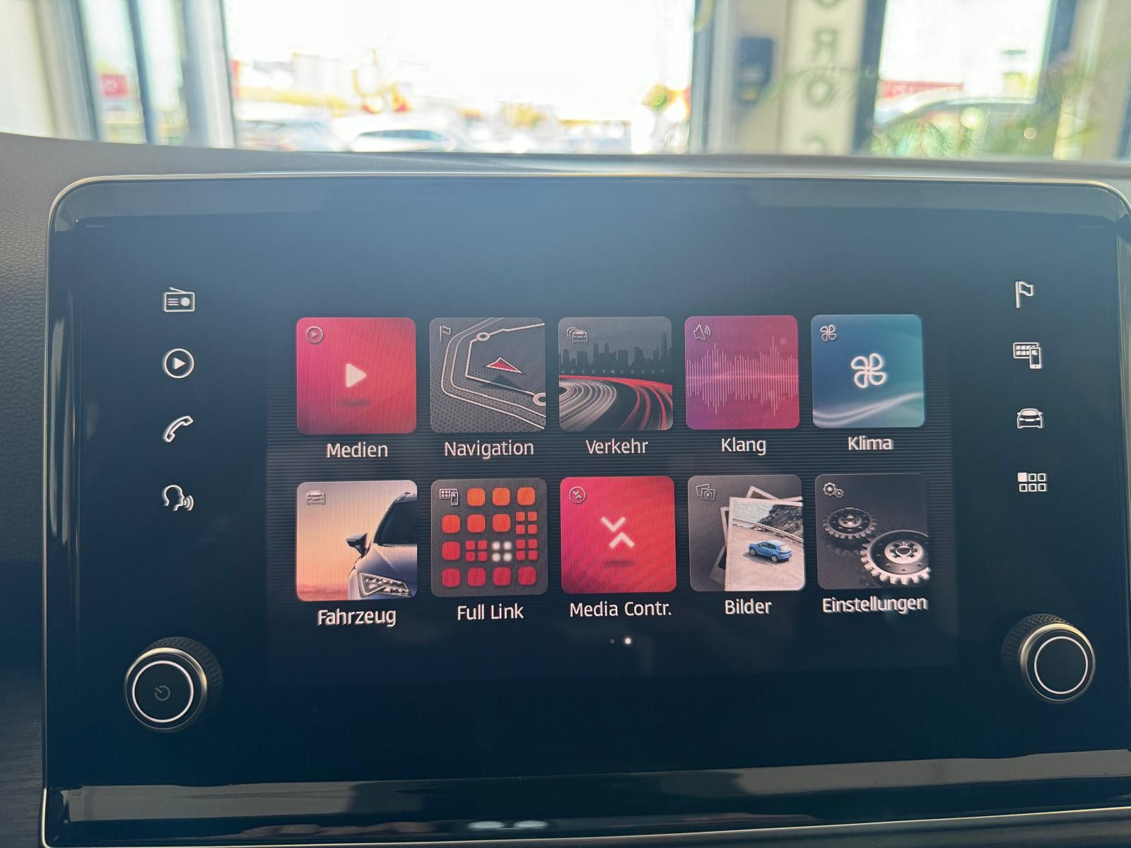 Fahrzeugabbildung SEAT Tarraco Xcellence 4Drive / NAVI/KLIMA/PANORAMA