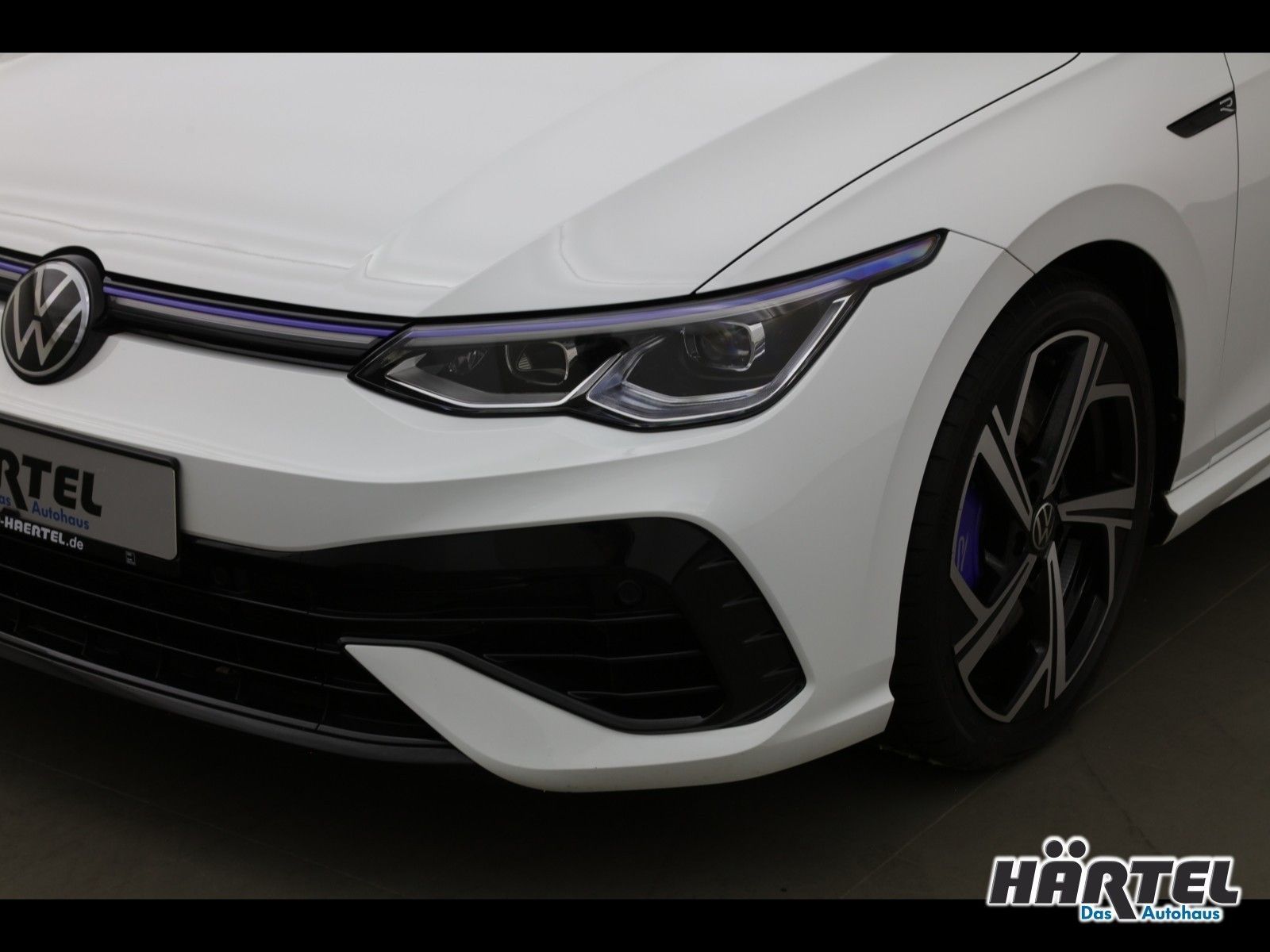 Volkswagen GOLF 8 R 4MOTION 2.0 TSI DSG (ACC-RADAR) Navi foto 4