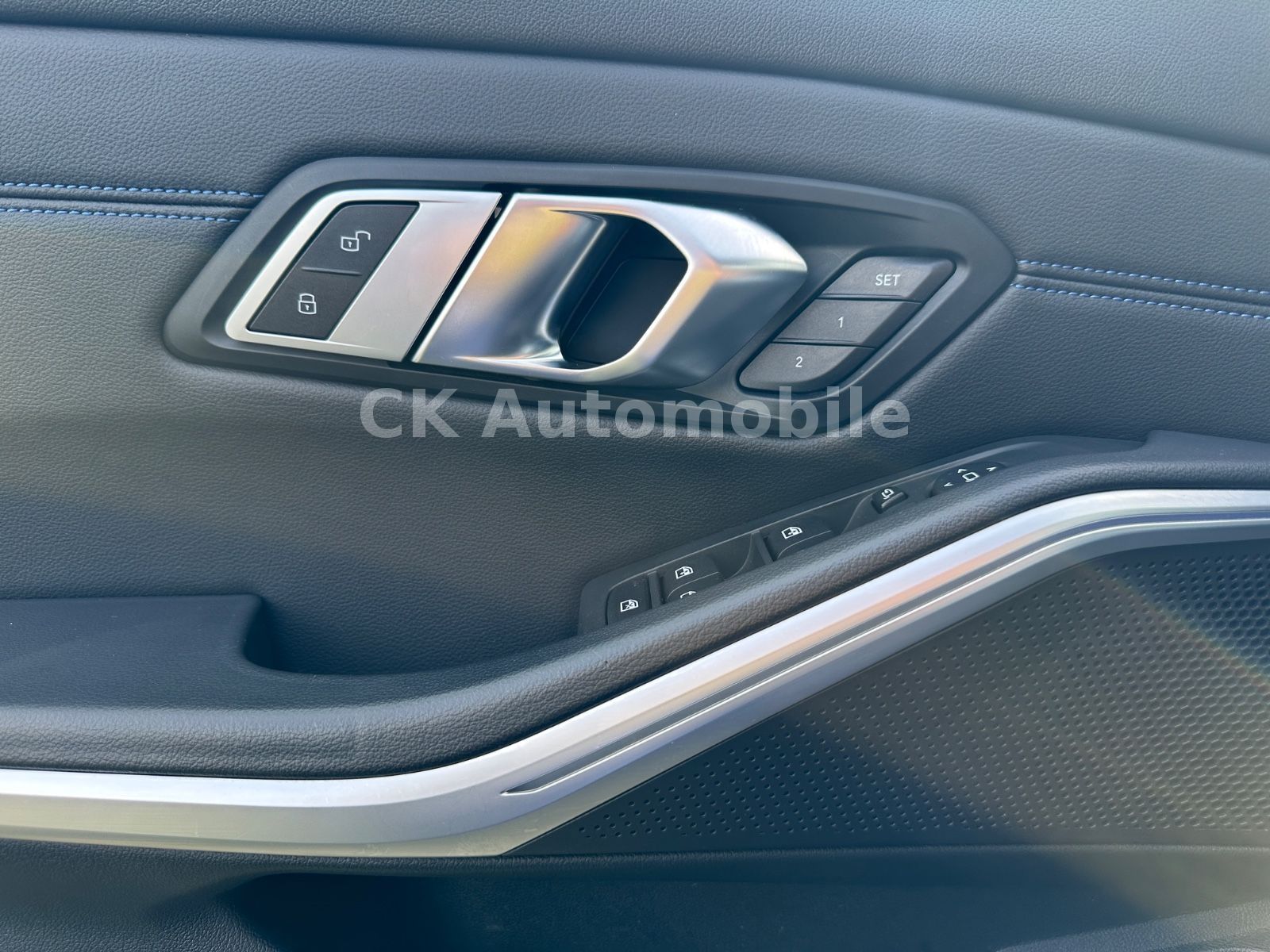 Fahrzeugabbildung BMW 330d Lim. M-Sport /Shadow-Line/Navi/Leder/LED
