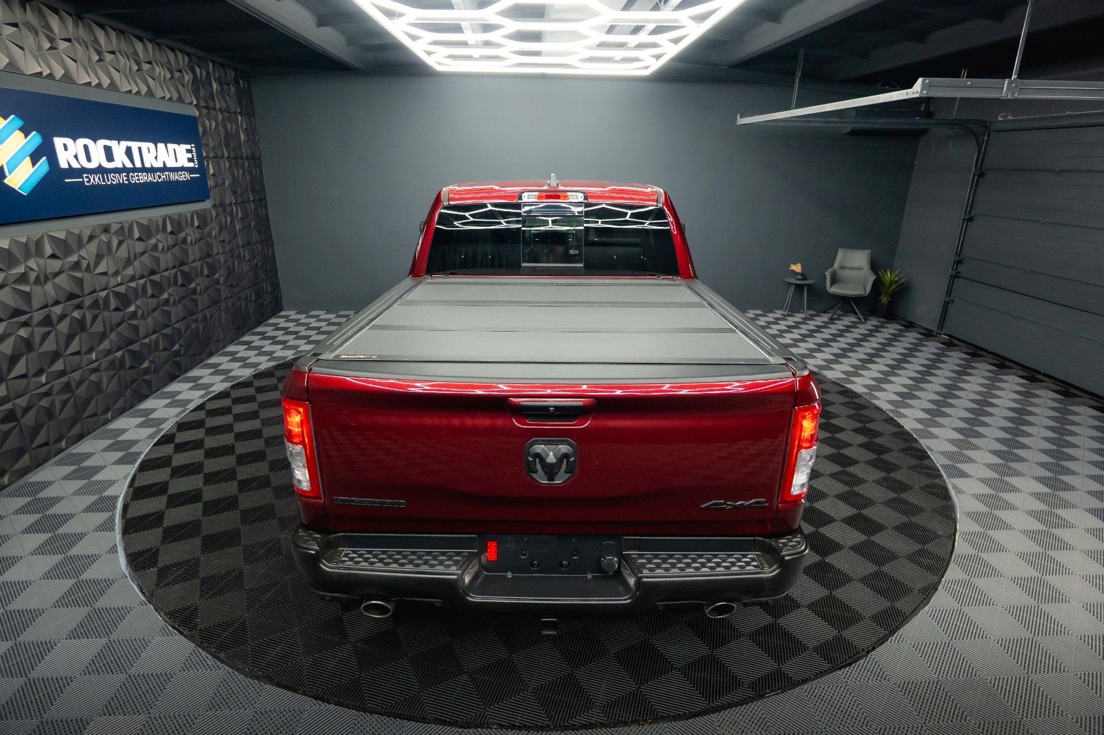 Fahrzeugabbildung Dodge RAM 5.7 V8 HEMI 4x4 OFFROAD Night-Paket *LED*19%