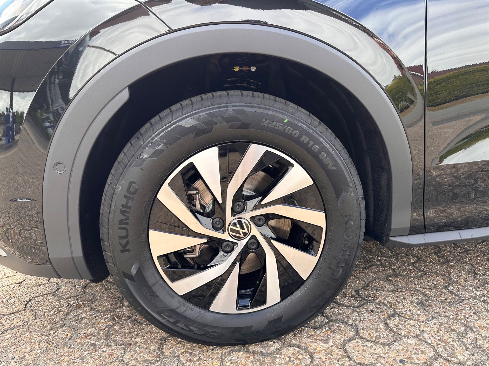 Fahrzeugabbildung Volkswagen T-Roc 1.5 eTSI DSG Life APP/ACC/LED/SHZG/PDC