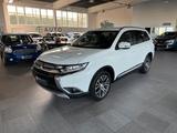 Mitsubishi Outlander Plus 4WD*Navi&Kamera*AHK*7-Sitz - Mitsubishi Outlander mit Diesel-Antrieb