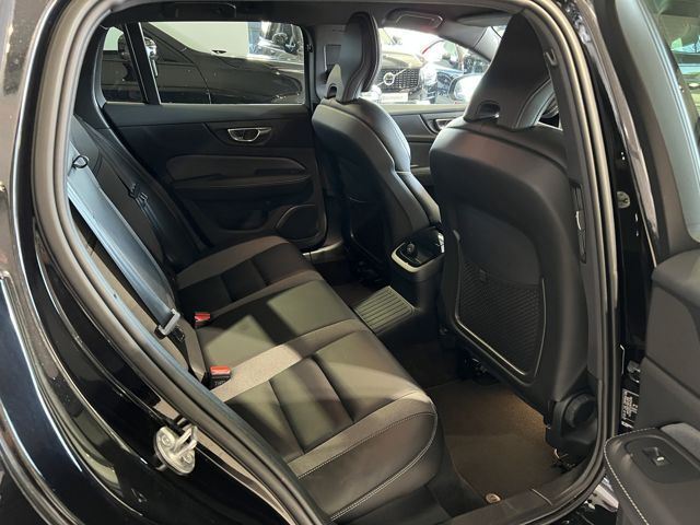 Volvo V60 T6 R-Design Recharge AWD *BigBattery* Kamera