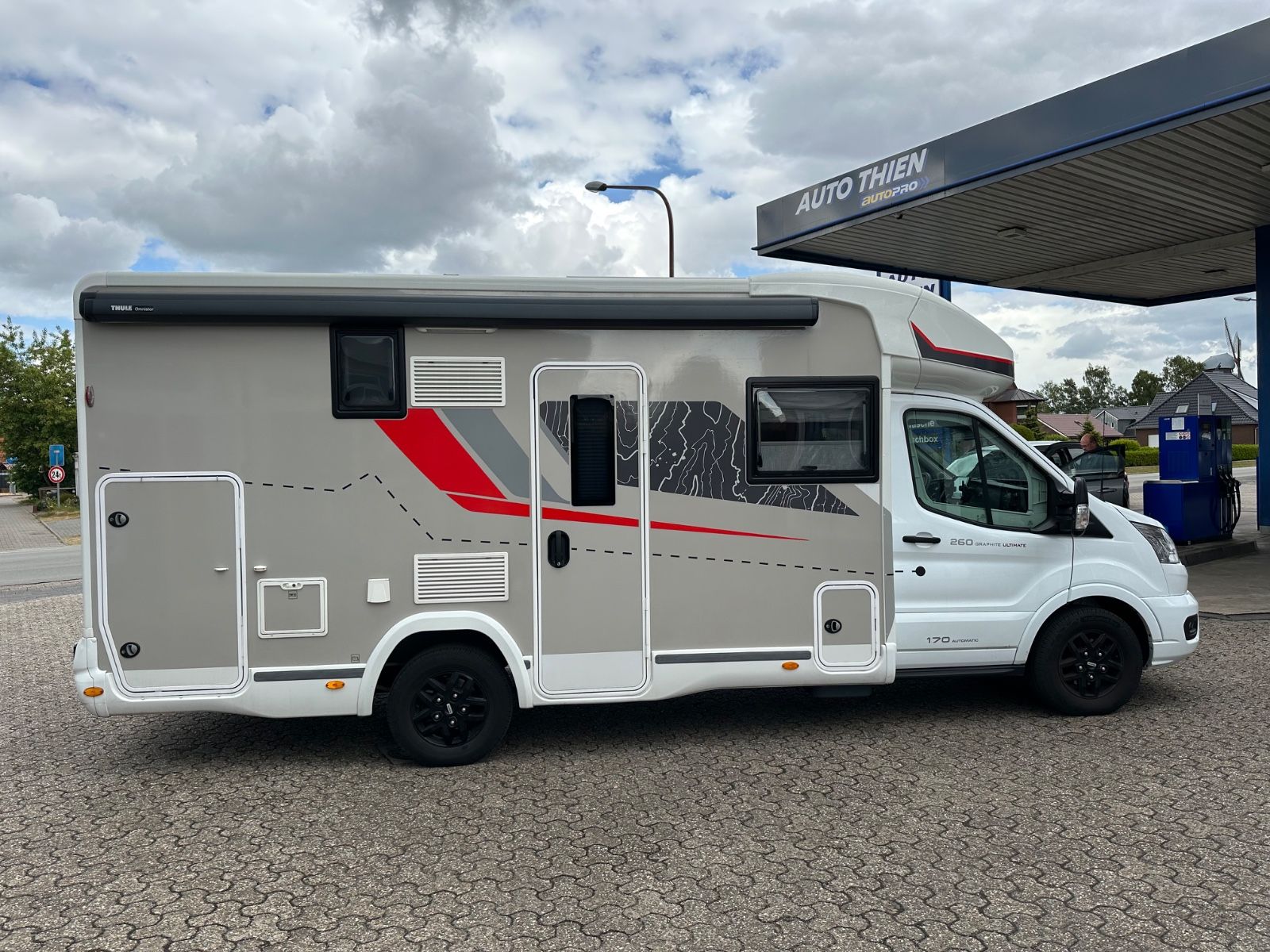 Fahrzeugabbildung Challenger 260 Graphite Ultimate 170 Automatic AHK/Sat/TV