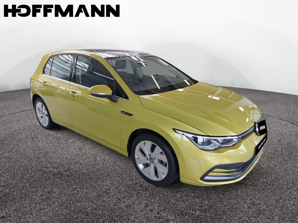 Fahrzeugabbildung Volkswagen Golf 1.5 TSI Style Panorama ACC Licht&Sicht