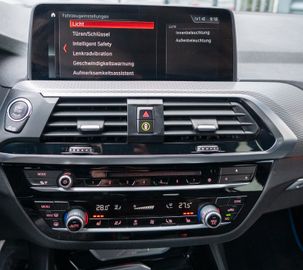 Fahrzeugabbildung BMW X3 30d xDrive M-Sport HUD|LED|AMBI|KAMERA|HiFi