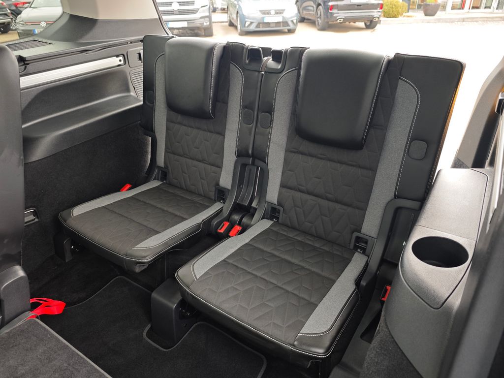 VW Touran Comfortline 150PS # 7-Sitzer # ACC # NAVI VW Touran Comfortline 150PS # 7-Sitzer # ACC # NAVI