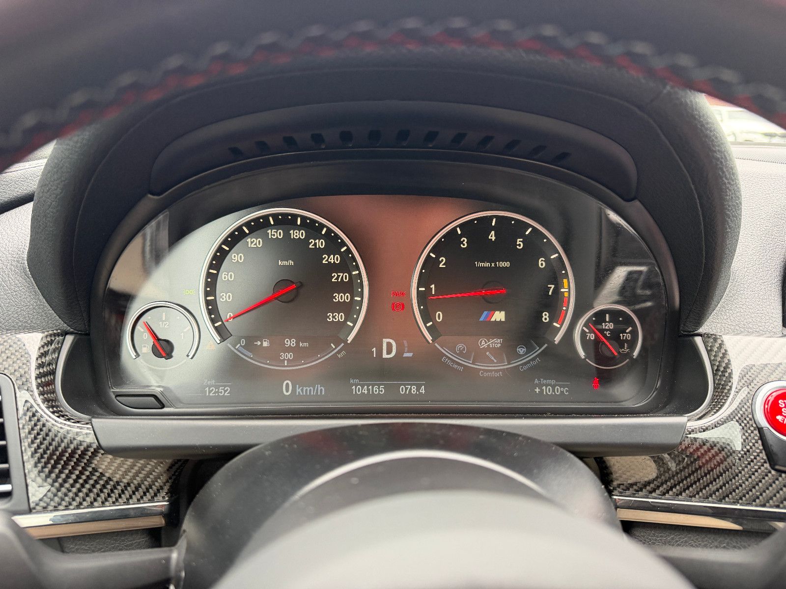 Fahrzeugabbildung BMW M6 Gran Coupe/CARBON/EXCLUSIVE/BLACK&RED/