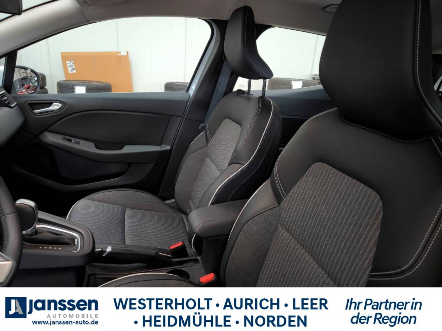 Fahrzeugabbildung Renault CLIO INTENS E-TECH 140