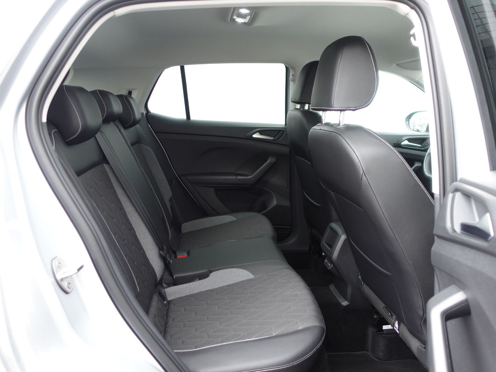 Fahrzeugabbildung Volkswagen T-Cross GOAL 1.0TSI,Kamera,Sitzhzg,ACC,Allwetter