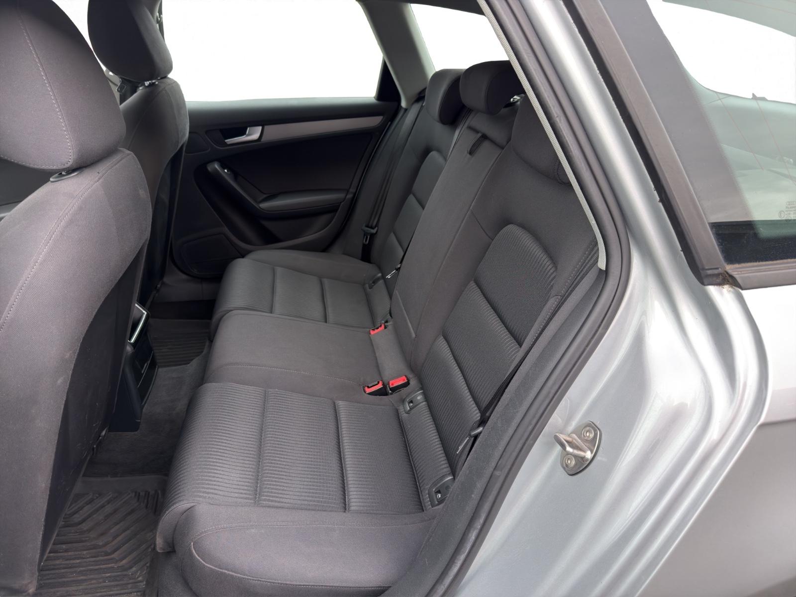 Audi A4 2013 — photo 12