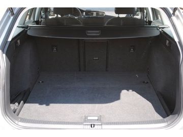 Fahrzeugabbildung Volkswagen Golf VII 1.6 Comfortline+AUTOMATIK+MASSAGE+NAVI+
