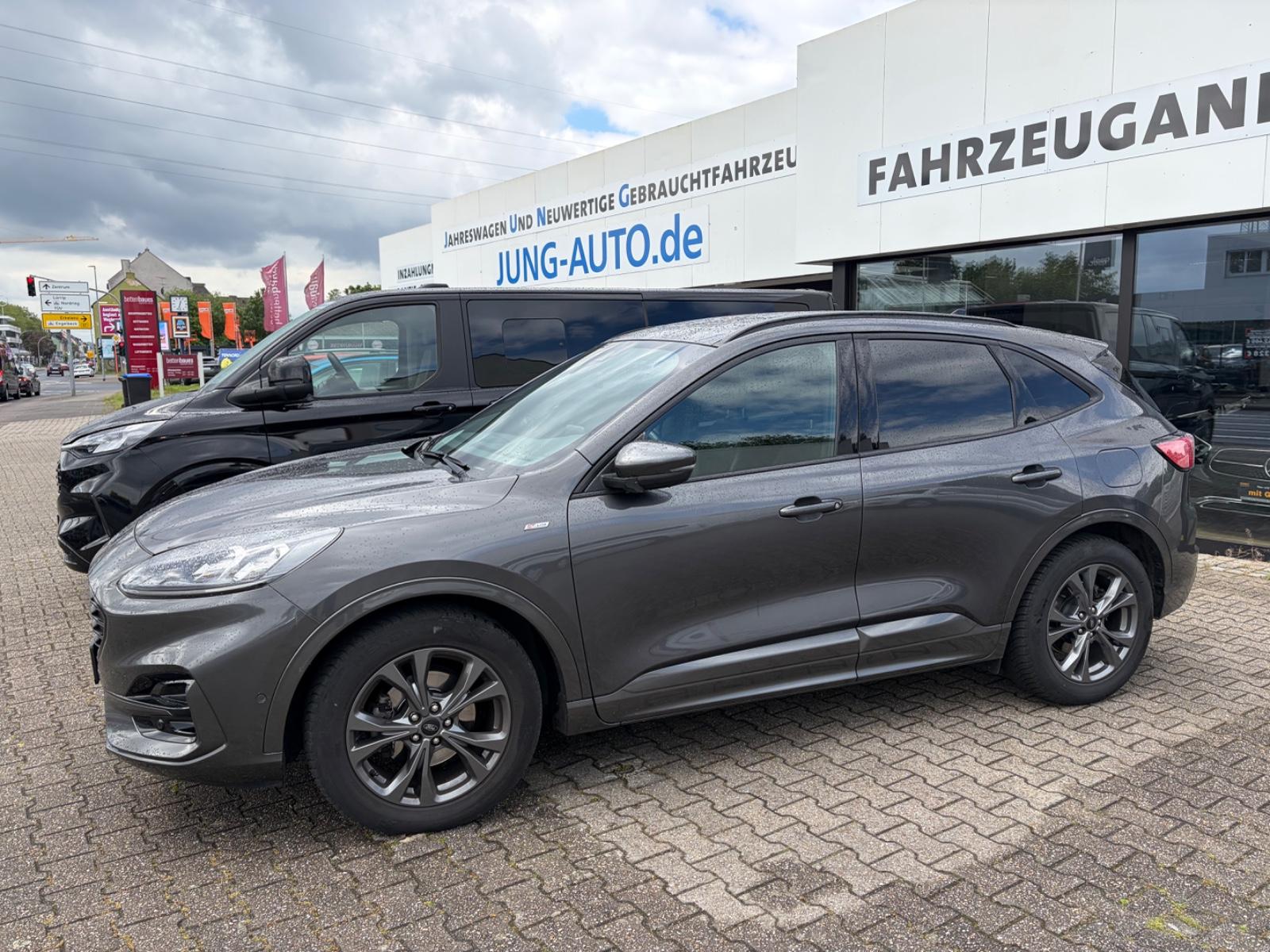 Ford Kuga ST-Line X PANO AHK TWA ACC KAMERAS