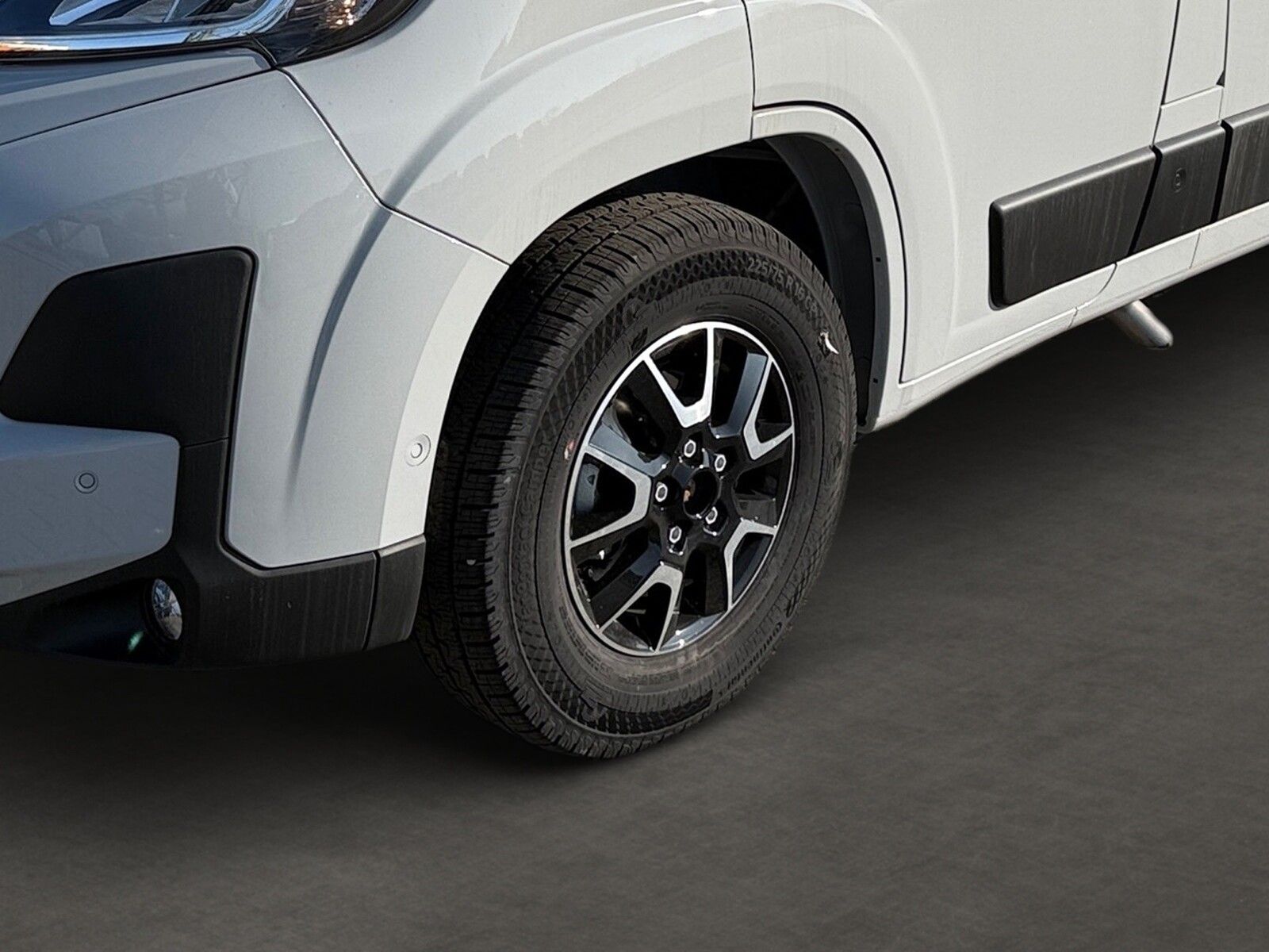 Fahrzeugabbildung Pössl Summit Shine 540 R Citroen 140 PS Premium Paket