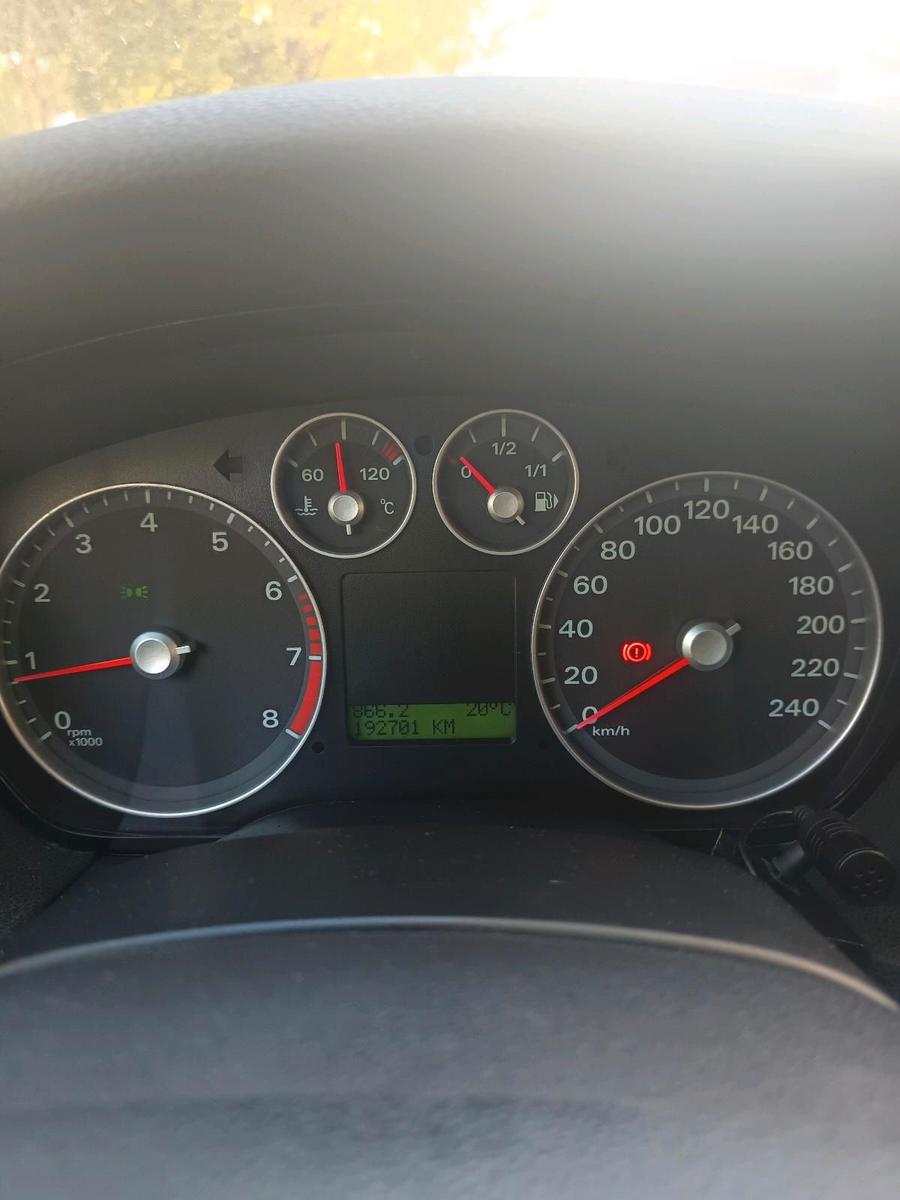 Ford Focus 2005 — photo 12