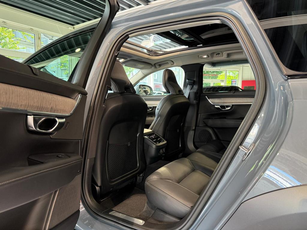 Volvo V90 Cross Country