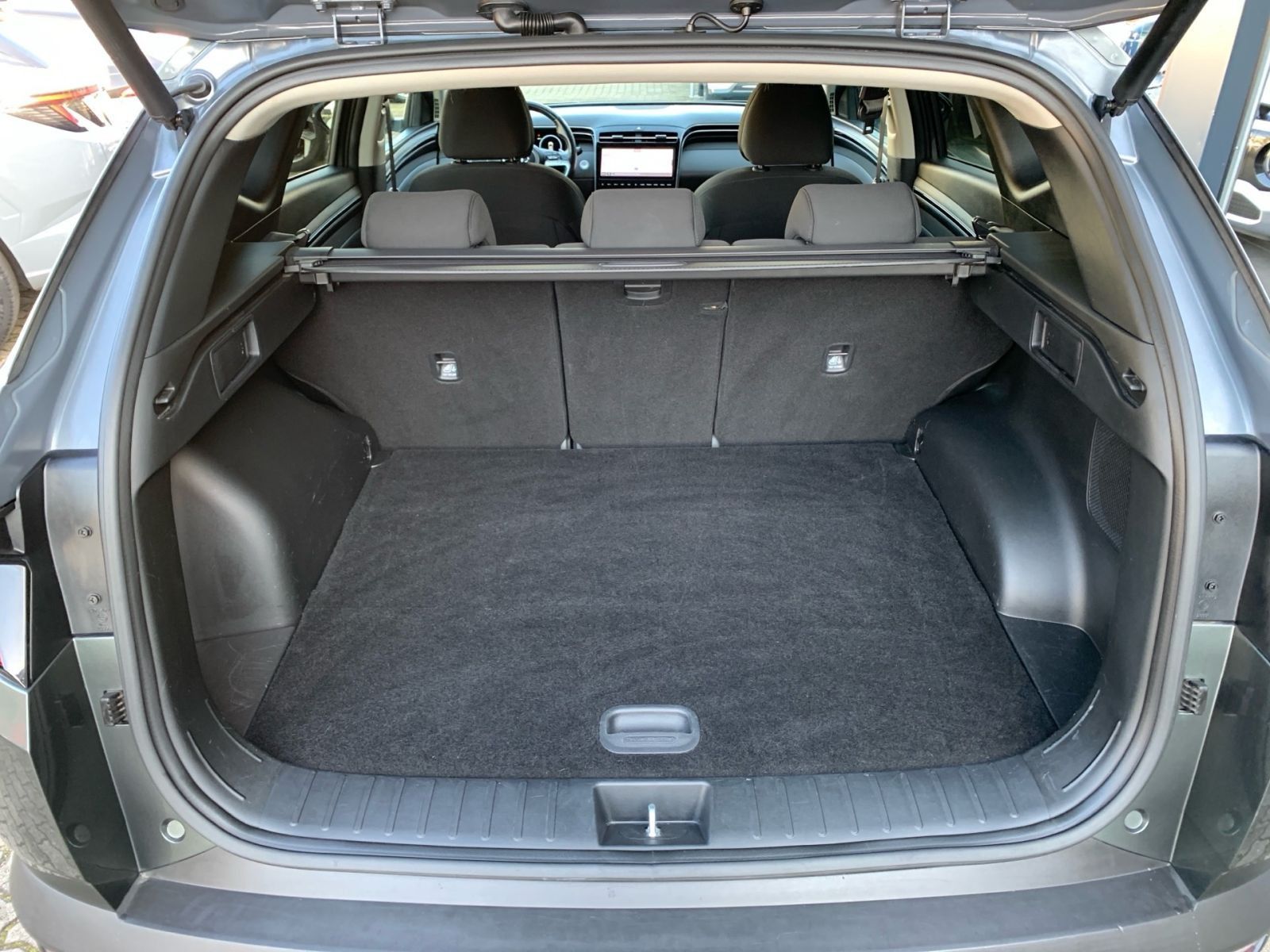 Fahrzeugabbildung Hyundai TUCSON 1.6 T-GDI Trend Hybrid AHK Krell el.HK As